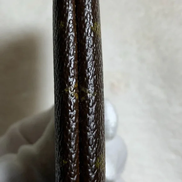 ❌❌SOLD❌❌100% Authentic Louis Vuitton Key Cles. - Picture 14 of 16